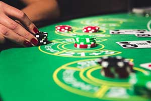 Low stakes bets for the Bet Behind option is good way for new players to try live blackjack. Image: EvolutionGaming.com