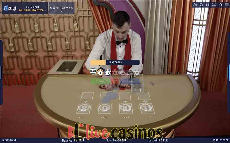 32 Cards Live
